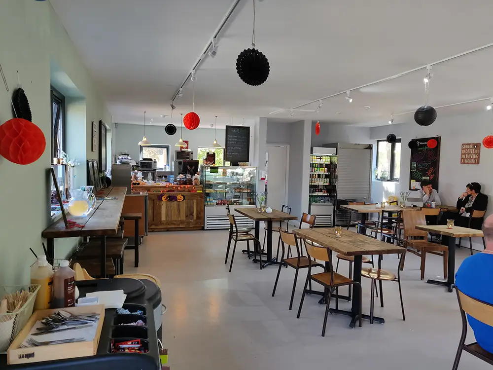 INTERIOR WOODLANDS CAFE AT LEAVESDEN COUNTRY PARK
